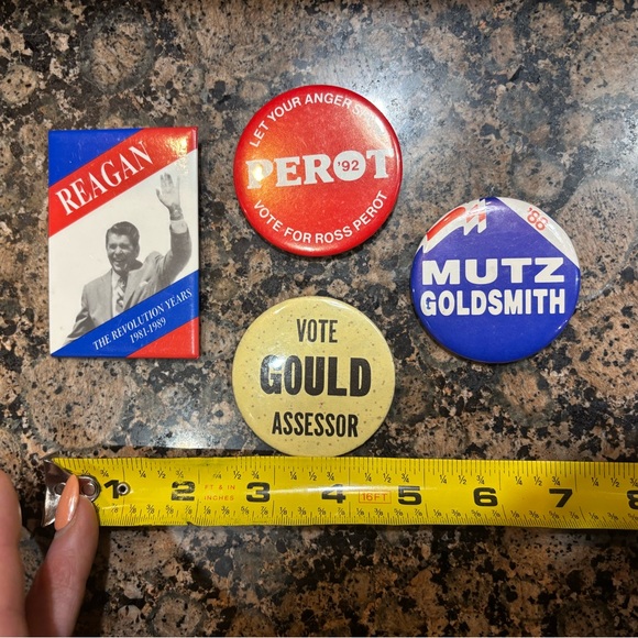 Vintage Political Campaign Buttons Set - Picture 3 of 3